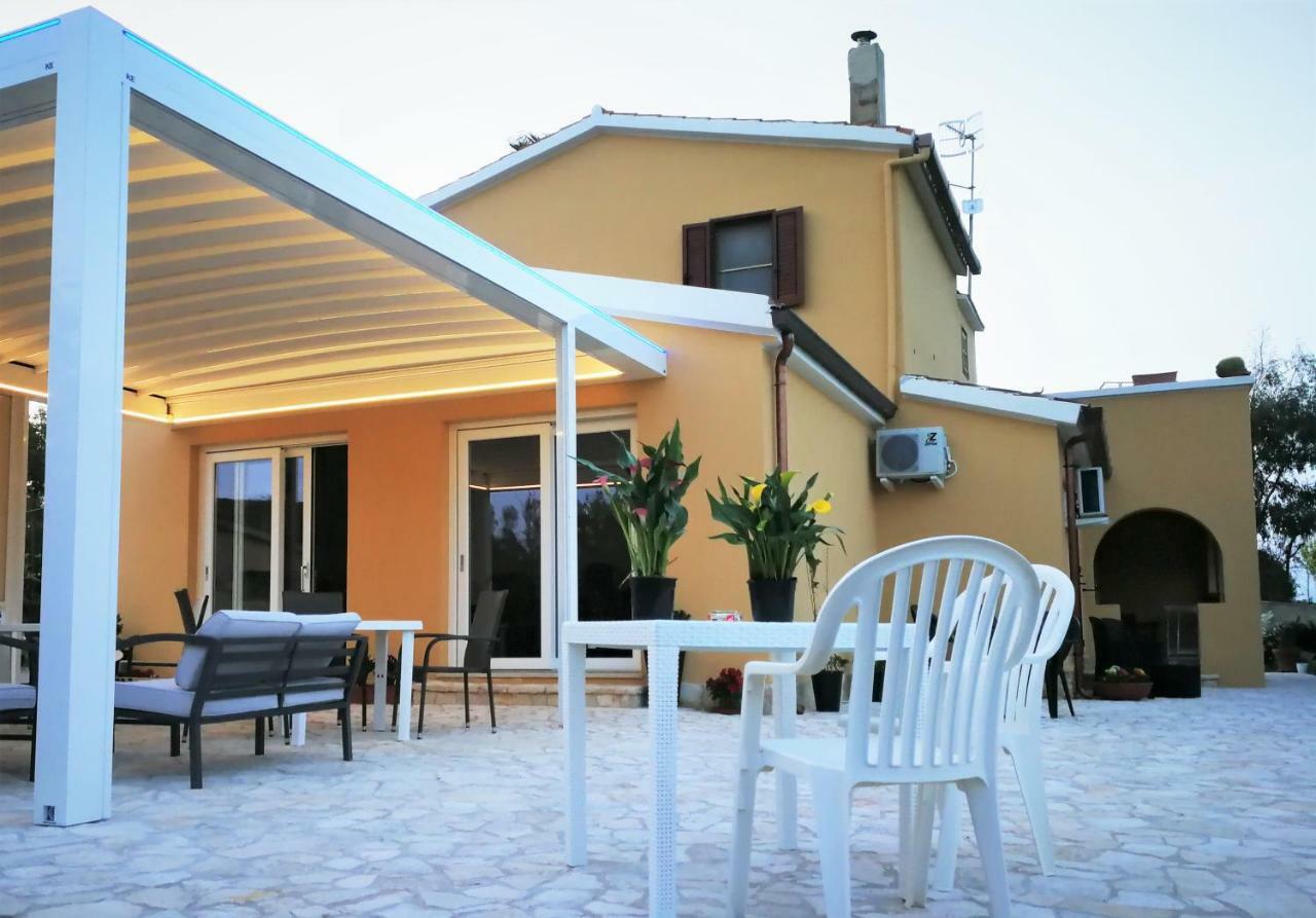 B&B Fiori Di Pesco Fertilia Exterior photo